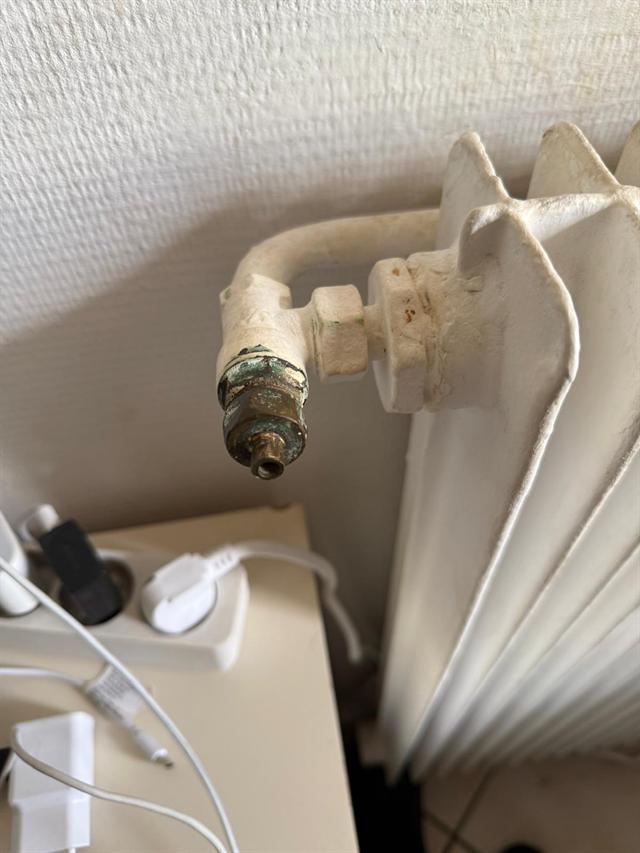 Avant : robinet de radiateur usé